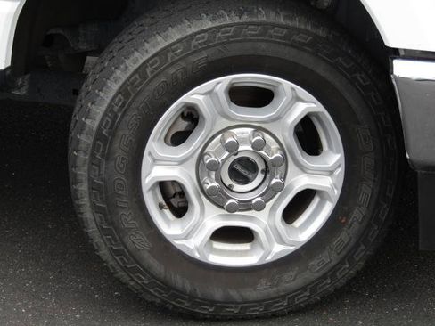 Used 2025 Ford F250 XLT AWD/4WD image 4