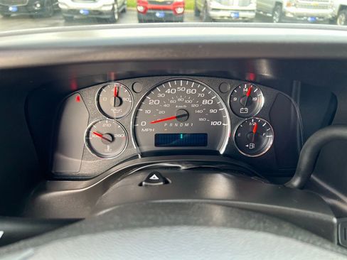 Used 2024 Chevrolet Express 2500 w/ Driver Convenience Package image 37