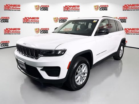 Used 2025 Jeep Grand Cherokee Laredo X AWD/4WD image 13