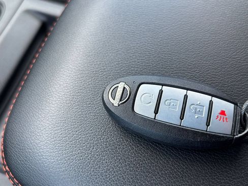 Used 2026 Nissan Frontier PRO-4X AWD/4WD image 24