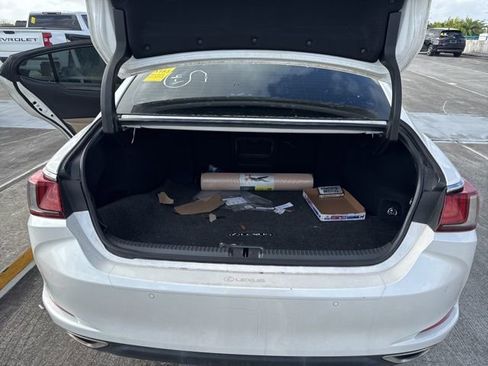 Used 2019 Lexus ES 350 w/ Premium Package image 10