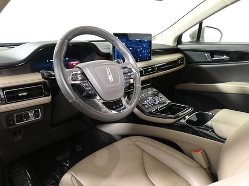 Used 2023 Lincoln Nautilus Reserve image 15