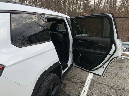 Used 2021 Jeep Grand Cherokee L Altitude image 16