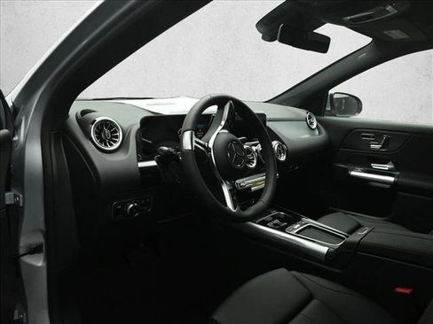 Used 2026 Mercedes-Benz GLA 250 4MATIC image 8