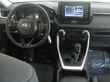 Used 2020 Toyota RAV4 LE image 2