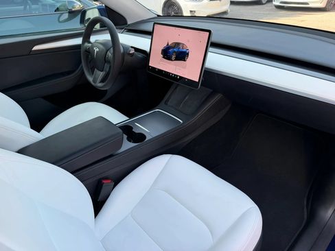 Used 2023 Tesla Model Y Long Range AWD/4WD image 23