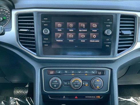 Used 2018 Volkswagen Atlas SE image 15