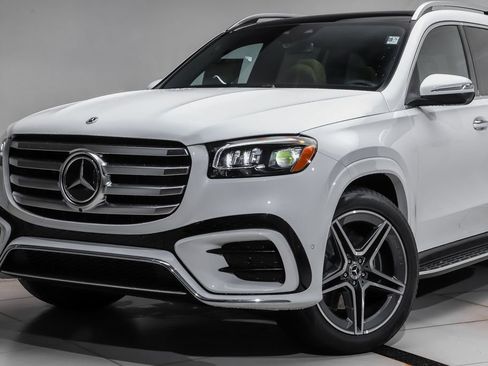 New 2026 Mercedes-Benz GLS 450 4MATIC image 2