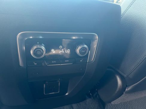 Used 2025 GMC Yukon Denali AWD/4WD image 25
