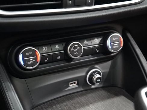 Used 2023 Alfa Romeo Stelvio Ti AWD/4WD image 27