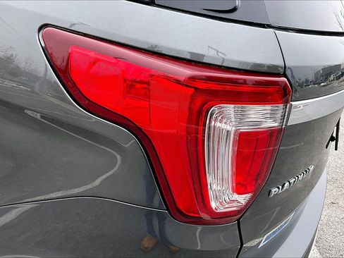 Used 2017 Ford Explorer Platinum image 24