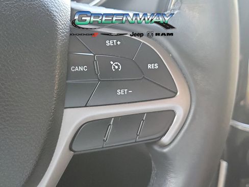 Used 2019 Jeep Grand Cherokee Laredo w/ Laredo X Package image 25