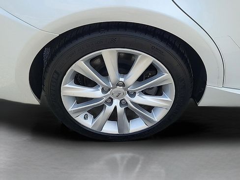 Used 2016 Lexus IS 300 AWD w/ Premium Package image 9