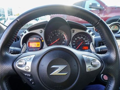 Used 2015 Nissan 370Z Touring image 16