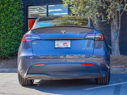Used 2022 Tesla Model Y Performance image 10