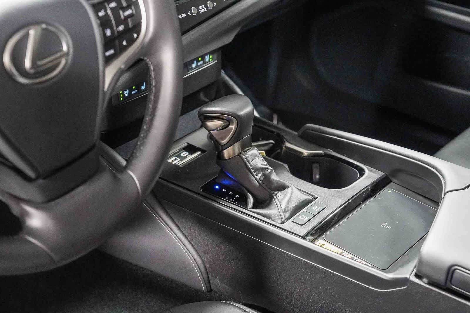 Used 2025 Lexus ES 300h w/ Premium Package FWD image 24