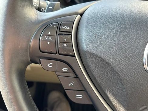 Used 2014 Acura ILX w/ Technology Package FWD image 9