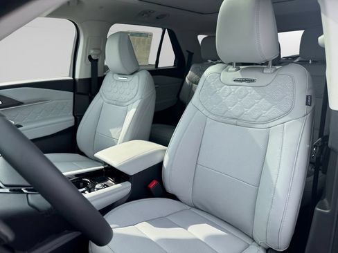 New 2026 Ford Explorer Platinum w/ LUX Leather Package AWD/4WD image 13