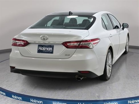 Used 2020 Toyota Camry XLE image 7