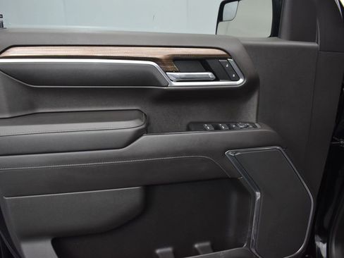 Used 2022 Chevrolet Silverado 1500 LT Trail Boss image 9