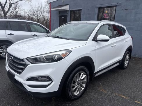Used 2017 Hyundai Tucson SE Plus image 1