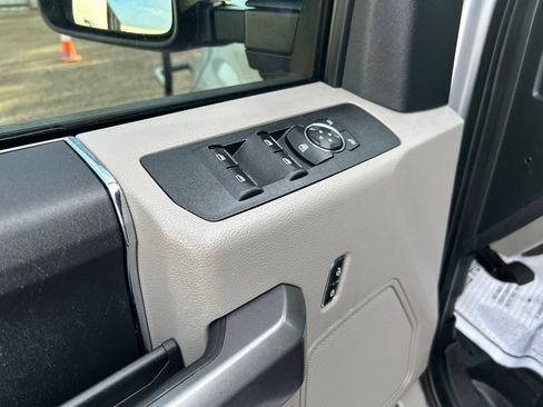Used 2021 Ford F250 XLT w/ XLT Value Package AWD/4WD image 13
