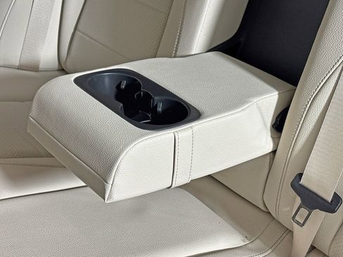 Certified 2025 Mercedes-Benz GLE 450 4MATIC image 31