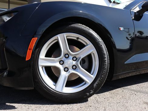Used 2022 Chevrolet Camaro LT RWD image 5