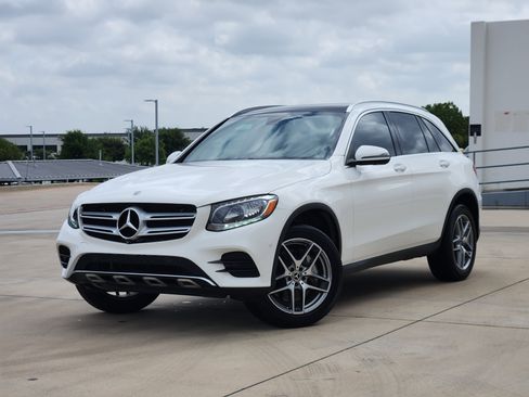 Used 2018 Mercedes-Benz GLC 300 4MATIC image 1