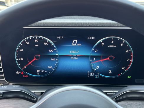 Certified 2022 Mercedes-Benz GLE 350 4MATIC w/ Premium Package image 22