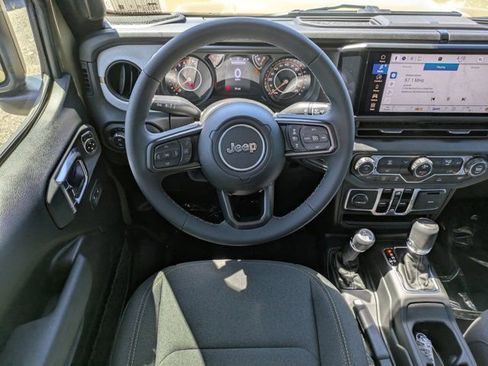 New 2025 Jeep Gladiator Sport image 14