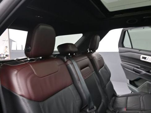 Used 2020 Ford Explorer Platinum w/ Premium Technology Package AWD/4WD image 27