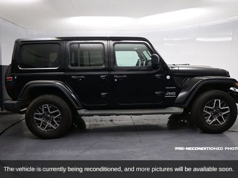 Used 2024 Jeep Wrangler Unlimited Sahara AWD/4WD image 4