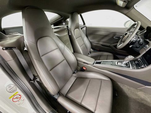 Certified 2024 Porsche 718 Cayman RWD image 24