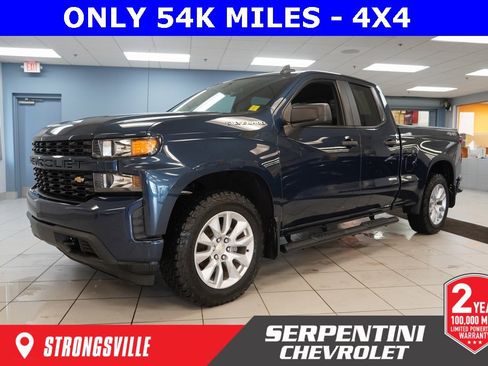 Used 2020 Chevrolet Silverado 1500 Custom w/ Custom Value Package image 1