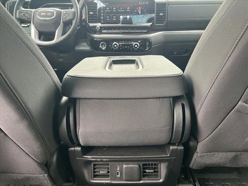 Used 2024 GMC Sierra 1500 Elevation image 18