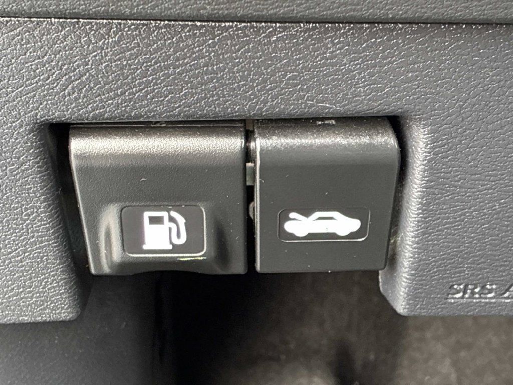 Certified 2024 Nissan Kicks SR w/ SR Premium Package FWD image 25