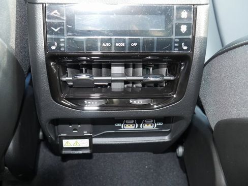 New 2025 Jeep Grand Cherokee L Limited w/ Luxury Tech Group II image 26