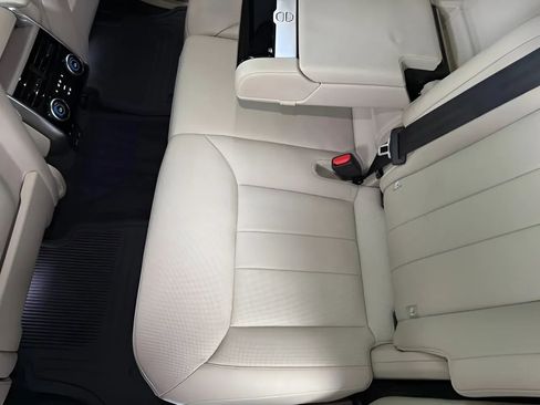 Used 2023 Land Rover Range Rover SE AWD/4WD image 13