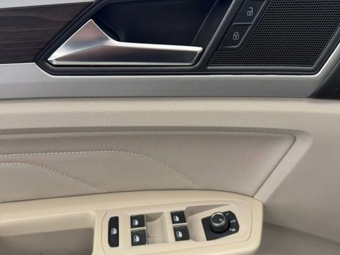 Used 2021 Volkswagen Atlas SE w/ Panoramic Sunroof Package image 29