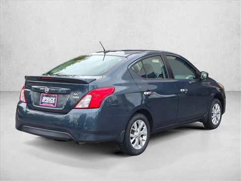 Used 2017 Nissan Versa SV w/ SV Special Edition Package FWD image 5