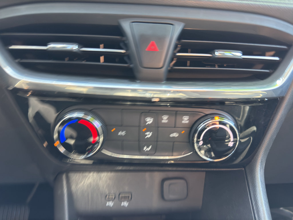Used 2024 Buick Encore GX Sport Touring FWD image 13