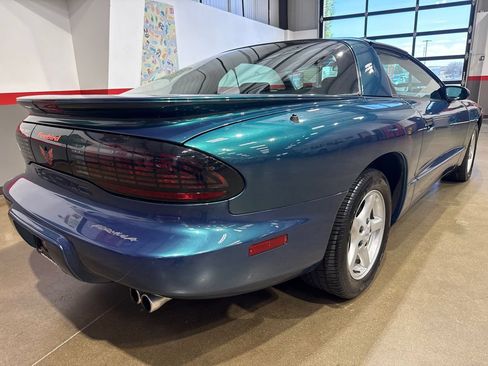 Used 1997 Pontiac Firebird Formula w/ Opt Pkg RWD image 30