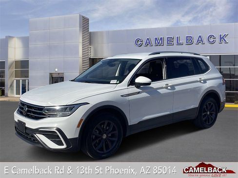 Used 2024 Volkswagen Tiguan SE image 1