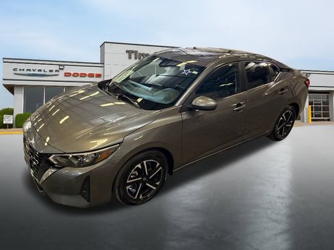 Used 2025 Nissan Sentra SV image 9