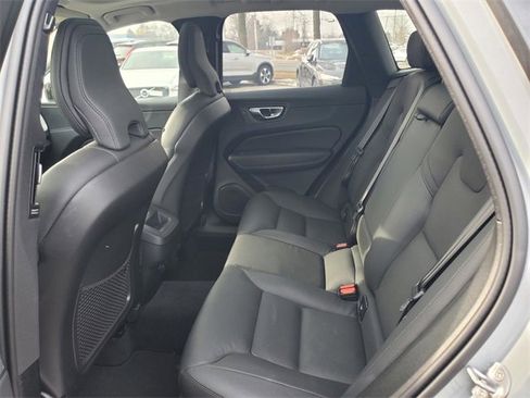 Certified 2025 Volvo XC60 B5 Plus image 27