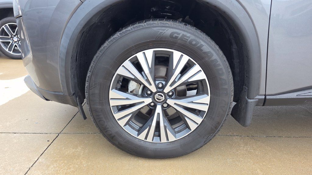 Used 2021 Nissan Rogue SV AWD/4WD image 10