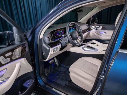 New 2026 Mercedes-Benz GLS 580 4MATIC image 11