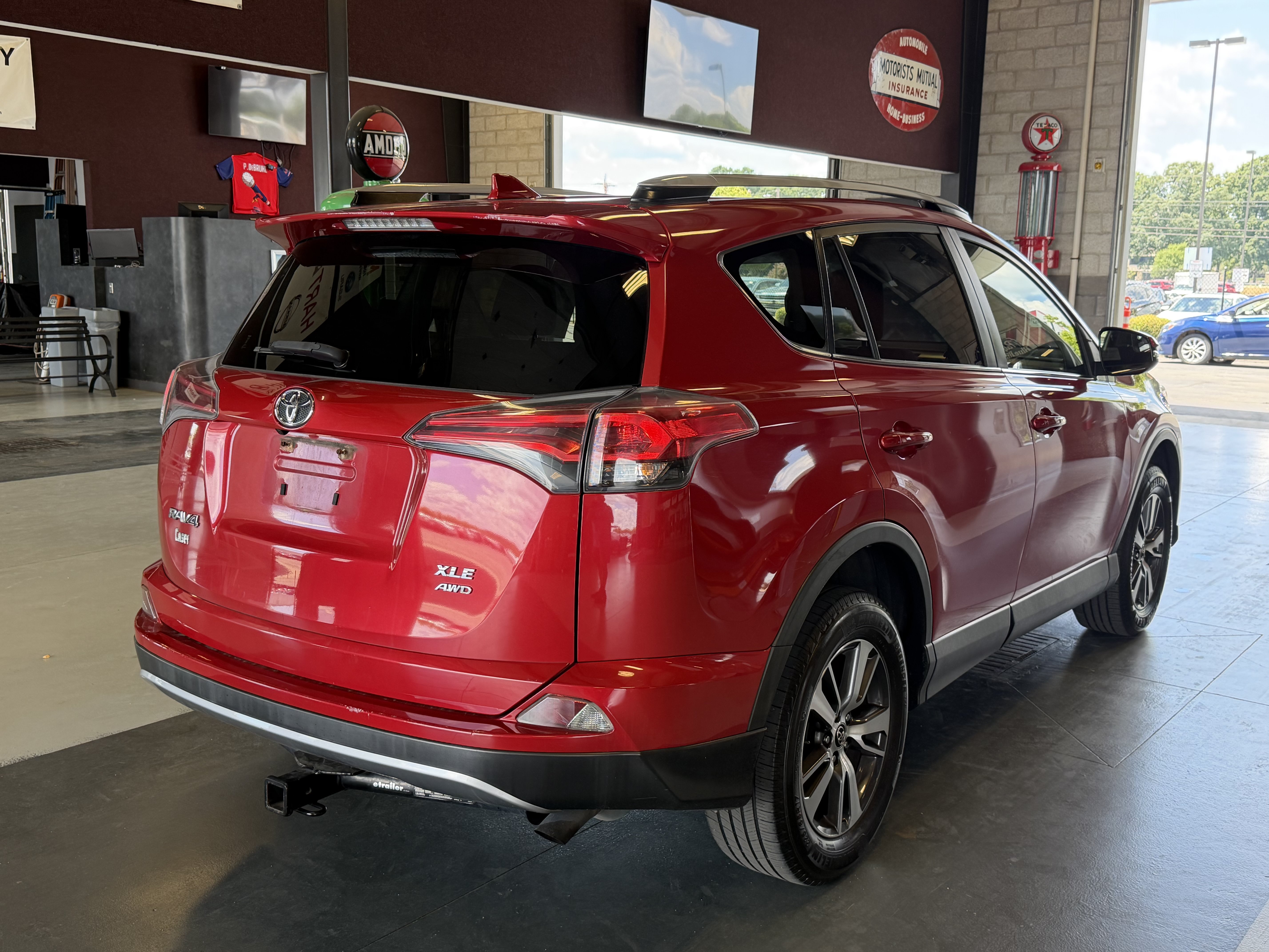 Used 2017 Toyota RAV4 XLE w/ Carpet Mat Package AWD/4WD image 7