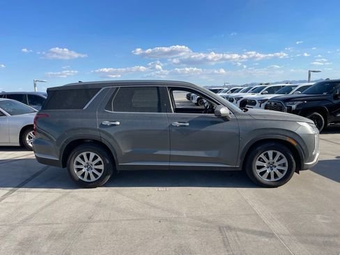 Used 2025 Hyundai Palisade SEL FWD image 2